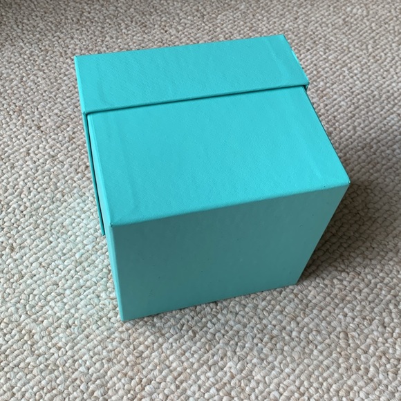 Tiffany & Co. Mug with Tiffany’s Blue Box - Picture 10 of 12